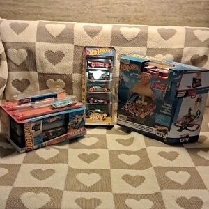 Hot Wheels Stunt Track Set with Cars - Blue and Orange